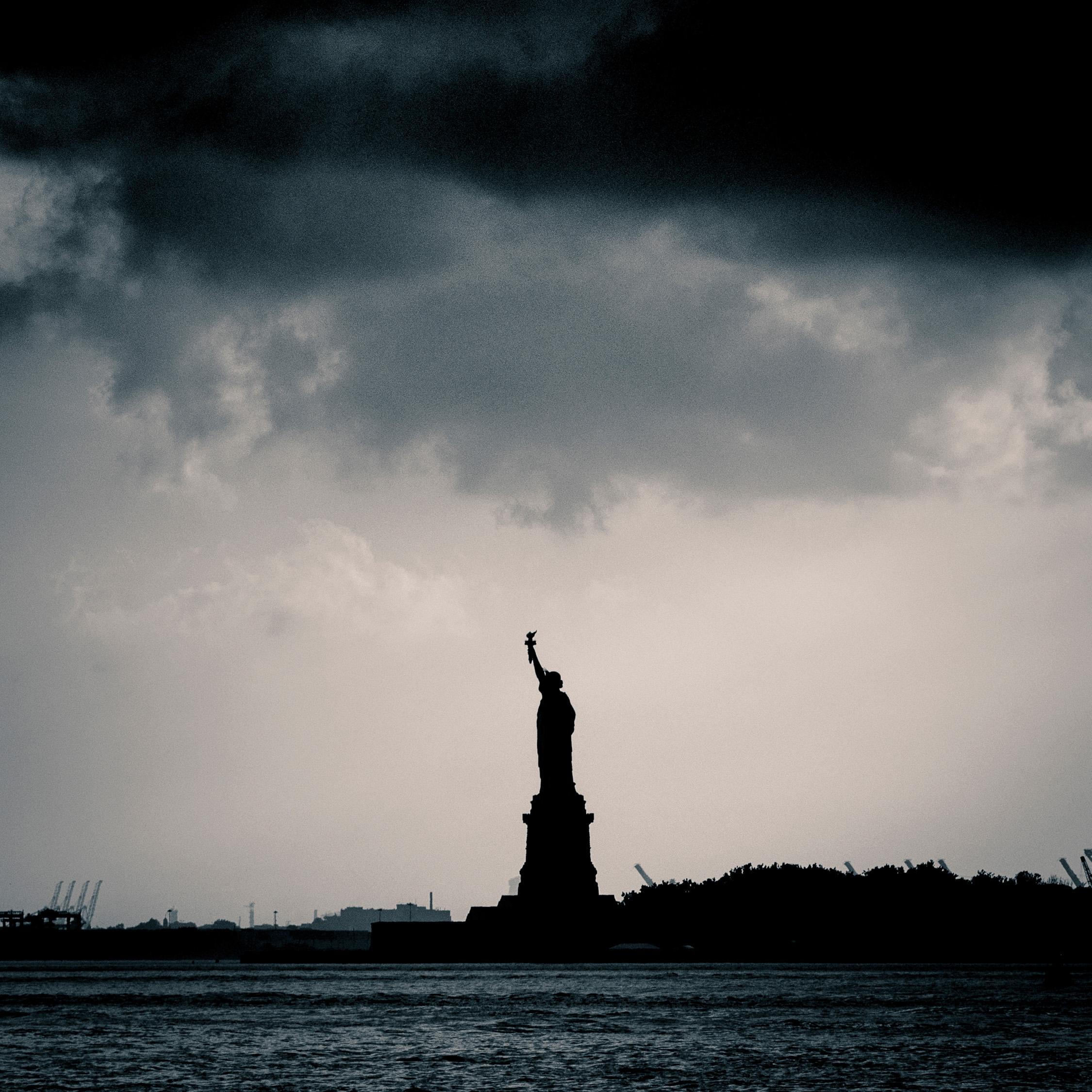 Silhouette cityscape example.